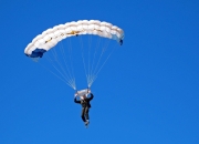 开云棋牌游戏-穆勒的战术魔法，喀麦隆式高压如何吞噬拉齐奥