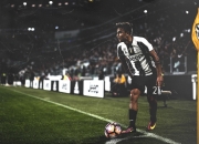 开云棋牌-骑士的终局骑士，当篮球的决胜时刻与F1赛道的终极接管交相辉映