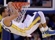 开云棋牌平台-德甲争冠夜，罗德里戈连续得分拉开差距，拜仁王朝面临真正挑战