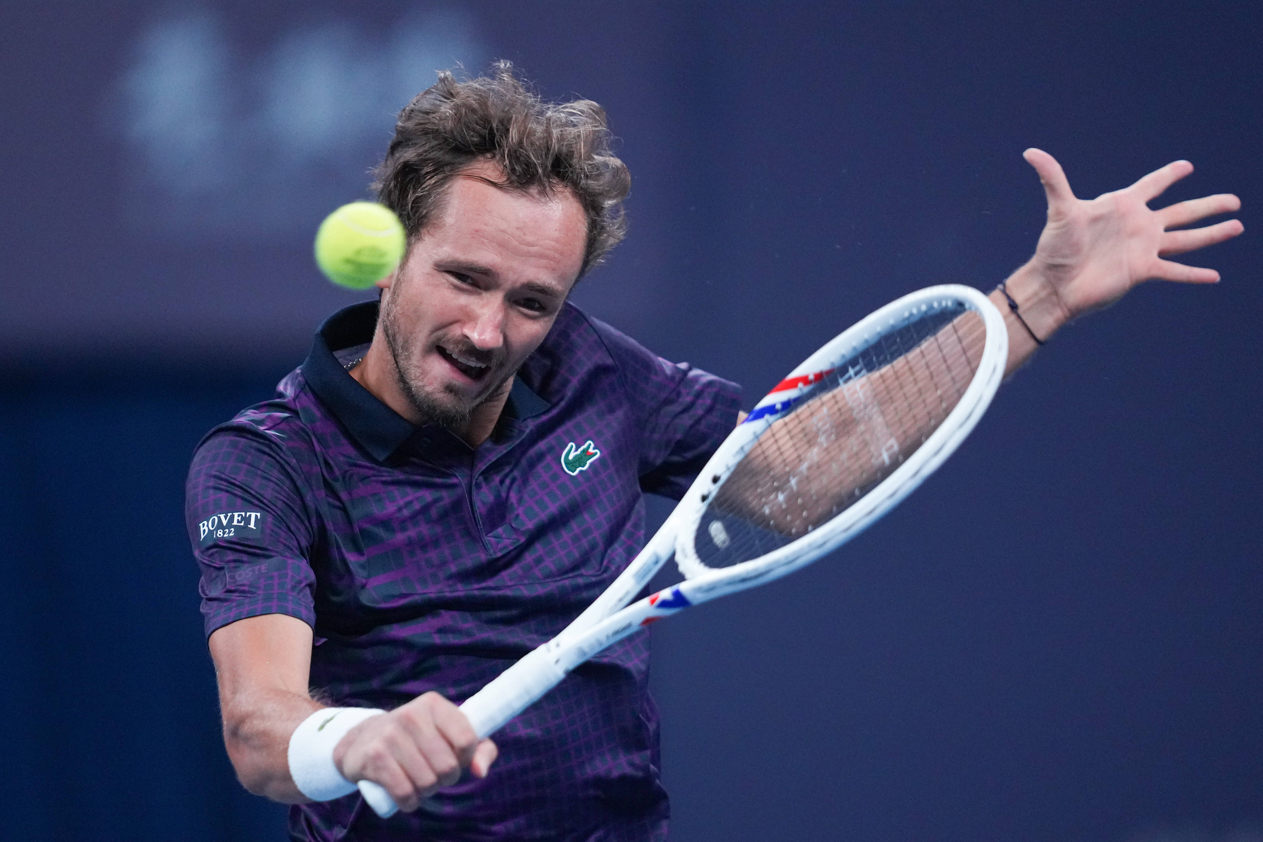 关于西班牙网球队力克日本网球队，梅德韦杰夫绝境逆转的信息