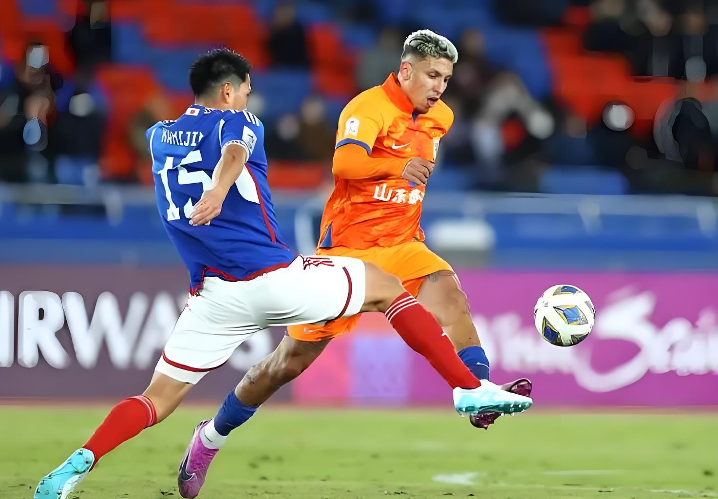 亚冠赛场上的激烈对决，球迷热议不断的简单介绍