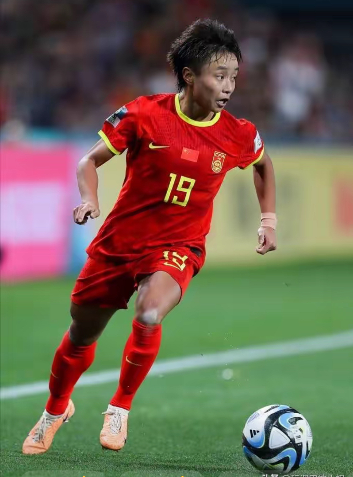 国足女孩实力出击，轻松斩获关键胜利