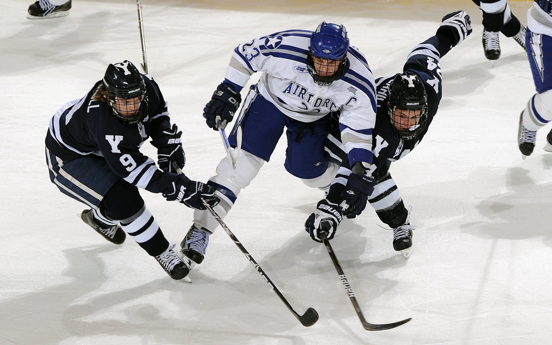 哥斯达黎加狂胜拜仁？一场虚拟对决中的真实启示—格纳布里如何成为关键先生